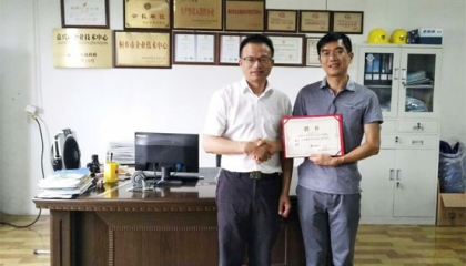 卓逸鋁業(yè)公司與嘉興南洋學(xué)院簽訂產(chǎn)學(xué)研合作協(xié)議